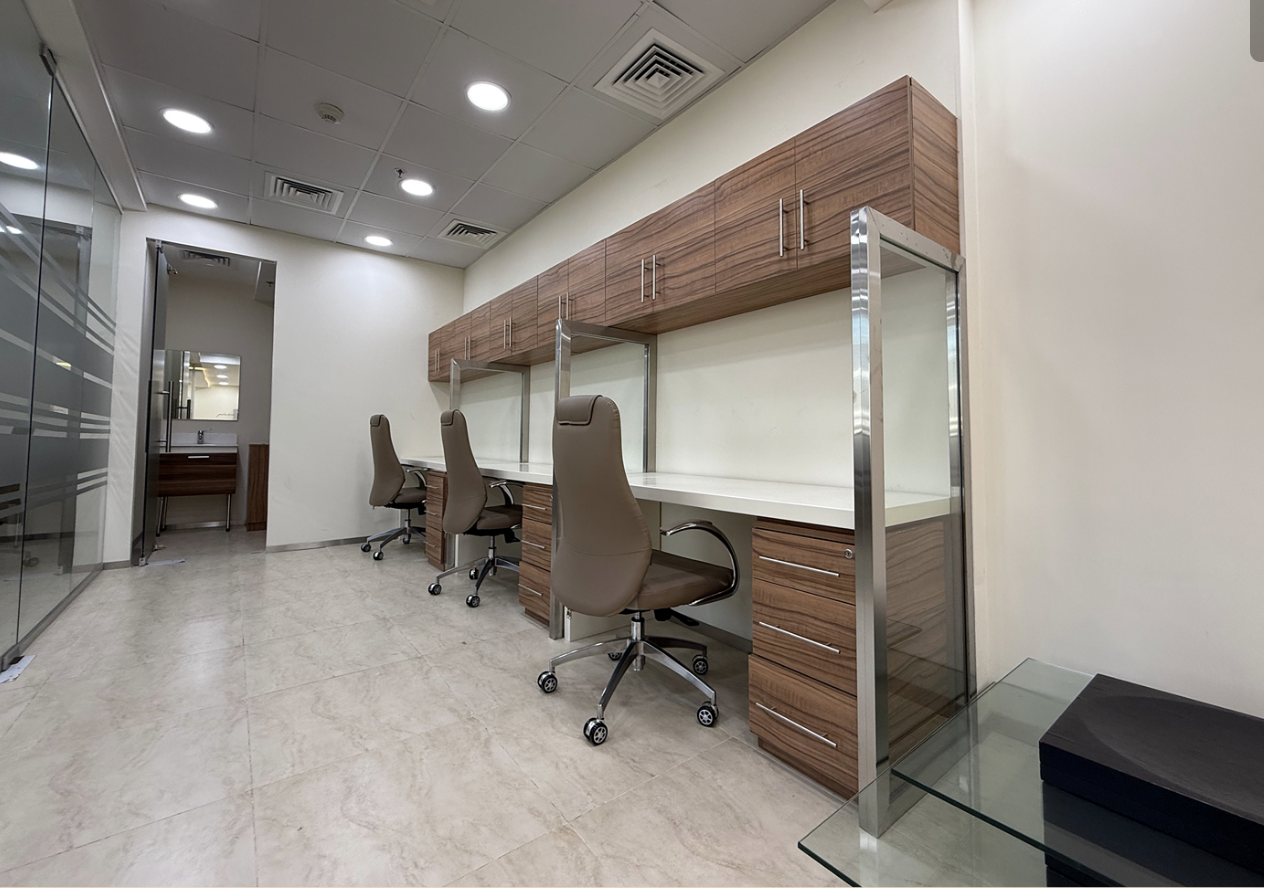 Executive Bay 4