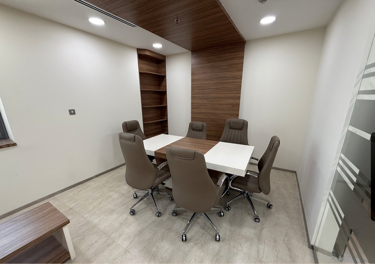 Executive Bay 8